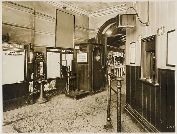 Underground Station  /  1928