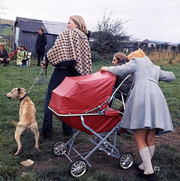 Waiting For The Off. Carlin Howe, N Yorks 1970s