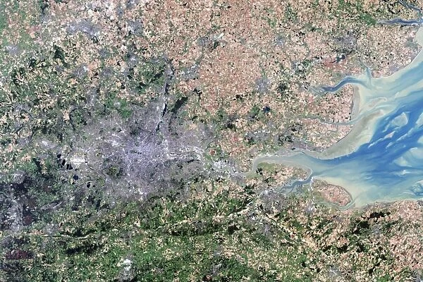 London, true-colour satellite image C016  /  3888