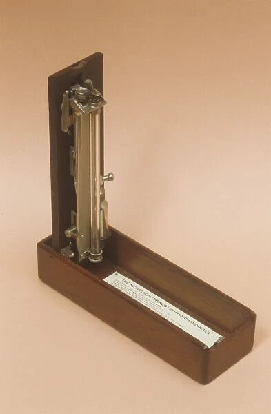 Nicholson sphygmomanometer, circa 1910 C017  /  6959