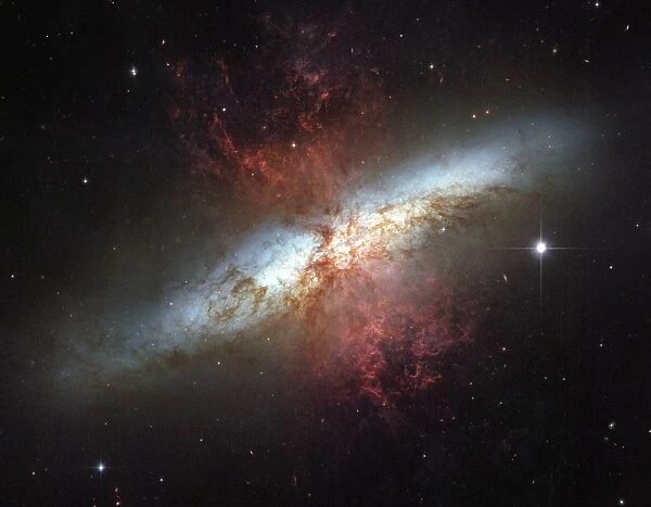 Starburst galaxy, Messier 82