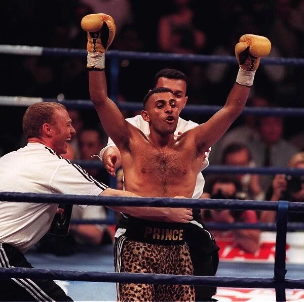 Prince Naseem Hamed v Juan Cabrera Boxing July 1997 WBO & IBF Featherweight World