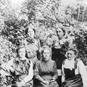 Marie Curie and students, 1910s C014 / 2053