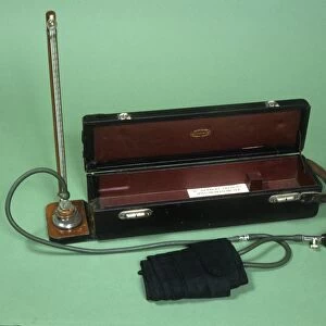 Riva-rocci sphygmomanometer, circa 1910 C017 / 6936