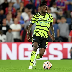 Thomas Partey in Action: Arsenal vs. Crystal Palace, Premier League 2023-24
