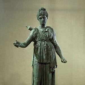 Bronze statue of Artemis