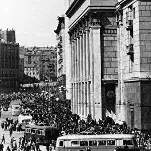 Street scene with moscow hotel on the right, moscow, 1930s