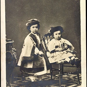 Ak Crown Prince Rudolf, Archduchess Gisela as children in costumes (b / w photo)