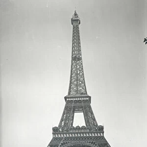 The Eiffel Tower, 1887-89 (b / w photo)