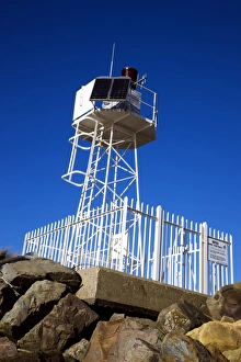 Automatic lighthouse
