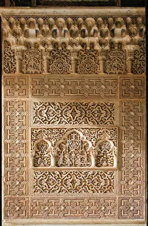 islamic carvings alhambra spain
