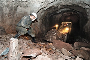 Lights Prints: Uranium mining
